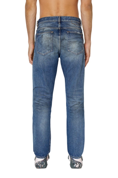 Diesel 2020 D-Viker 007D1 Straight Jeans Medium Blue