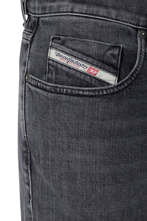 Black/Dark Grey Diesel 2019 D-Strukt 09C47 Slim Jeans