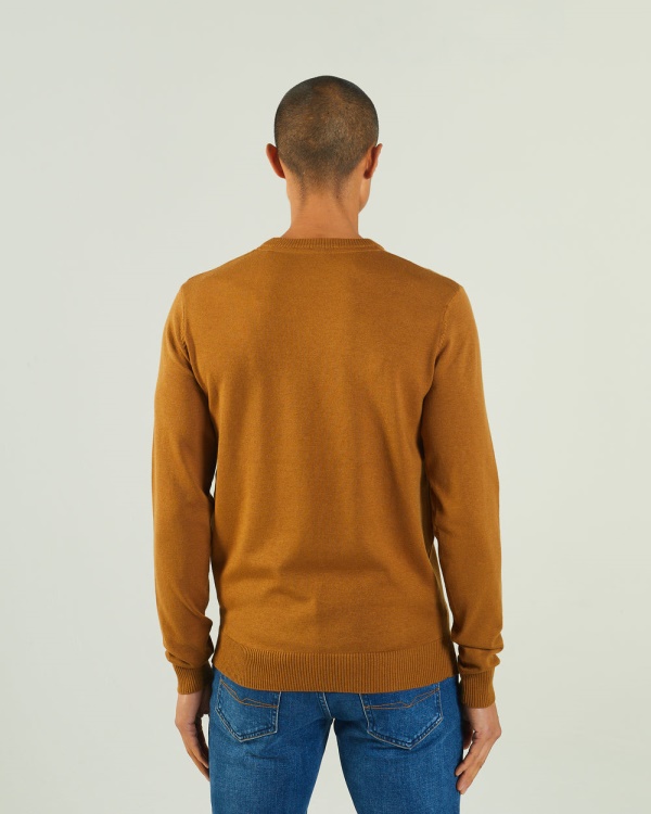 Dylan Round Neck Maple Leaf Diesel Brown