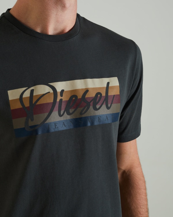 Patricio Tee Deep Pine Diesel Green