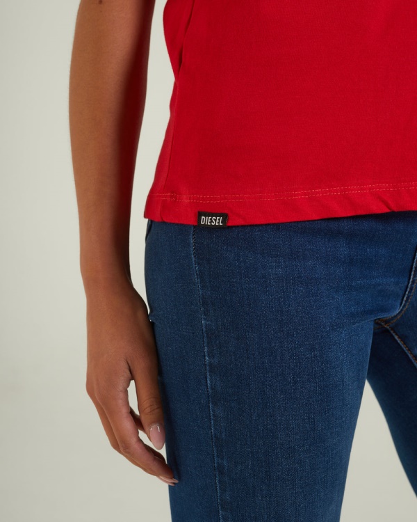 Ada Basic Tee True Red Diesel