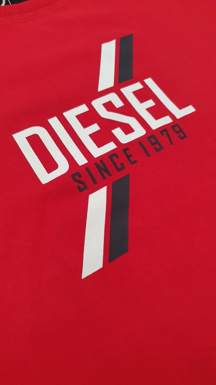 Curt Tee Red Diesel Navy