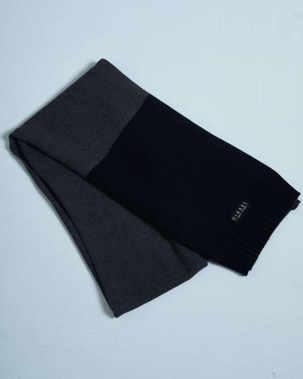 Christopher Scarf Black Diesel