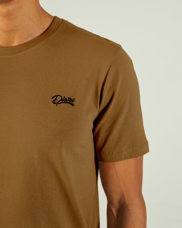 Basic Scott O Neck Maple Leaf Diesel Red